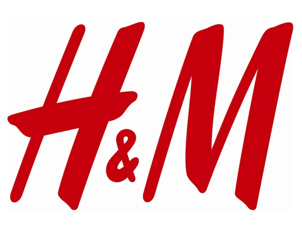 Grand Opening For The H&M Oak Park Mall Location
